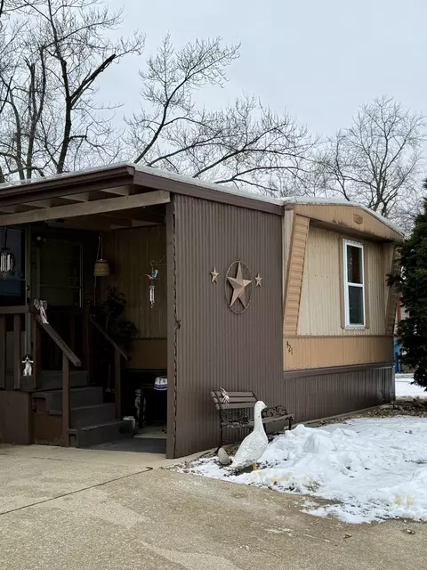 421 Avenue G, Bloomington, IL 61704