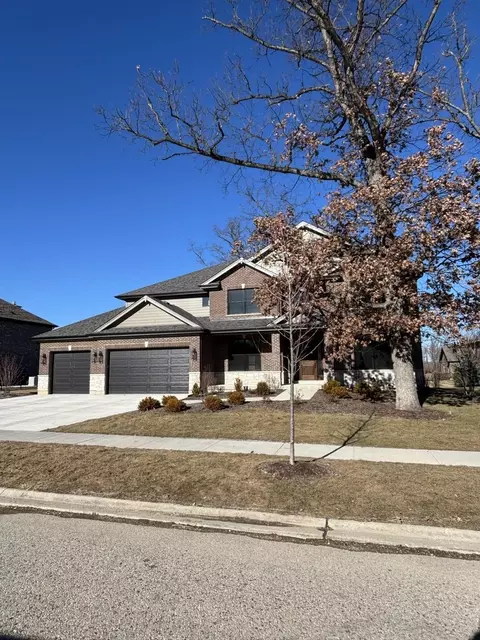 1177 Sycamore Dr, Lake Zurich, IL 60047