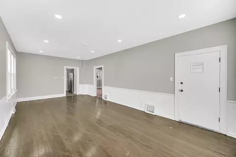Living - 3624 217th St, Matteson, IL 60443 photo 1 of 2