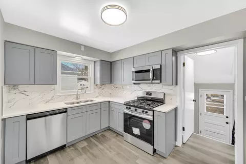 Kitchen - 3624 217th St, Matteson, IL 60443 photo 1 of 2