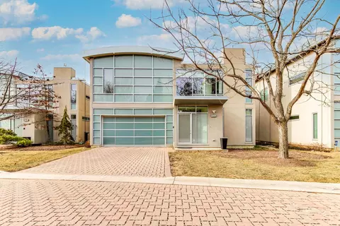 26 Prairie Ct, Highland Park, IL 60035