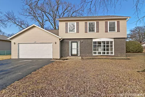 3814 Anne St, Mchenry, IL 60050