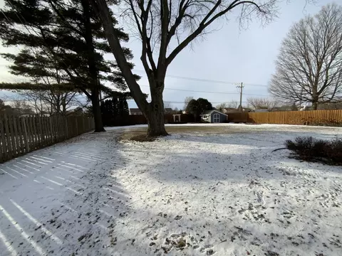 Exterior - 705 Whitlock Ave, Aurora, IL 60506 photo 3 of 9