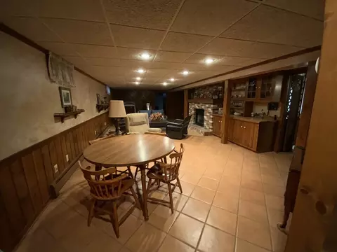 Dining - 705 Whitlock Ave, Aurora, IL 60506 photo 3 of 3