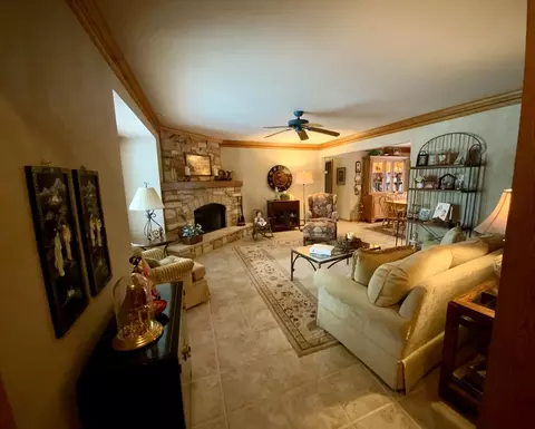 Living - 705 Whitlock Ave, Aurora, IL 60506 photo 1 of 4