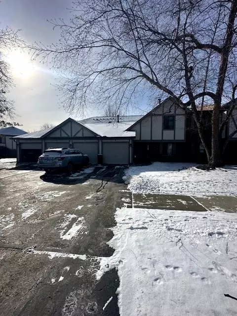 2242 N Enlund Dr #1, Palatine, IL 60074
