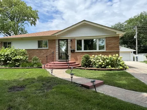 108 S Audrey Ln, Mount Prospect, IL 60056