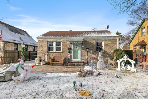 30 S Clifton Ave, Elgin, IL 60123