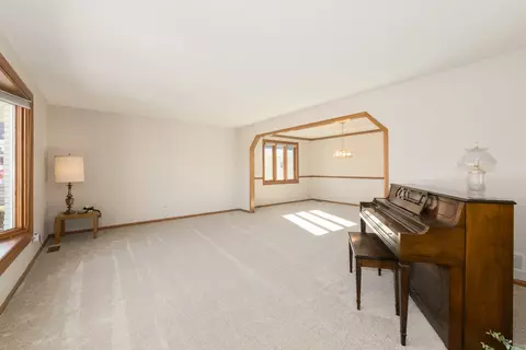 Living - 19840 Ryan Ct, Mokena, IL 60448 photo 2 of 9