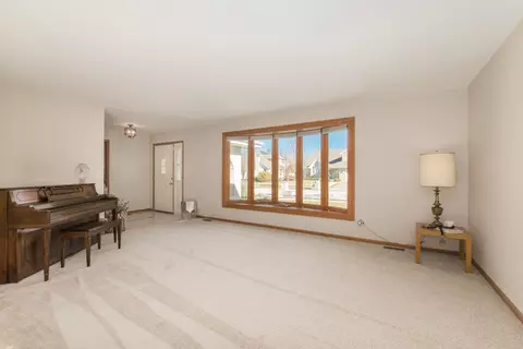 Living - 19840 Ryan Ct, Mokena, IL 60448 photo 3 of 9