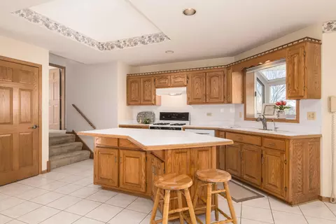 Kitchen - 19840 Ryan Ct, Mokena, IL 60448 photo 2 of 3