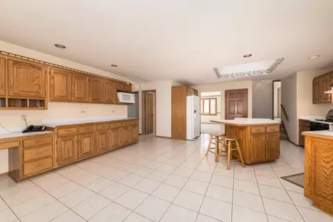 Kitchen - 19840 Ryan Ct, Mokena, IL 60448 photo 3 of 3