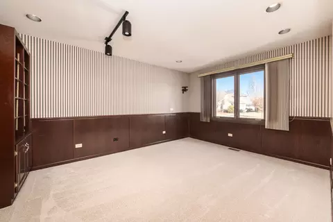 Living - 19840 Ryan Ct, Mokena, IL 60448 photo 5 of 9