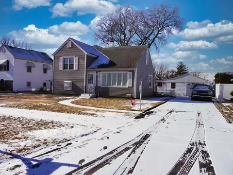 Exterior - 7608 S Thomas Ave, Bridgeview, IL 60455 photo 2 of 8