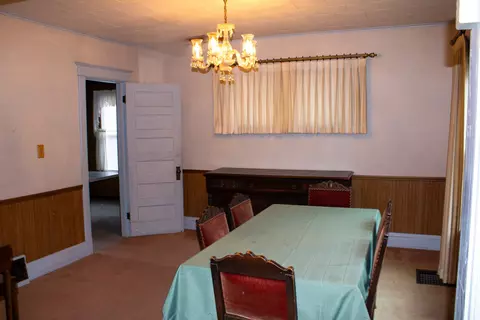 Dining - 484 S Elm Ave, Kankakee, IL 60901 photo 2 of 2