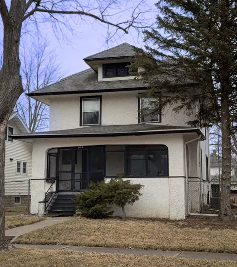 484 S Elm Ave, Kankakee, IL 60901