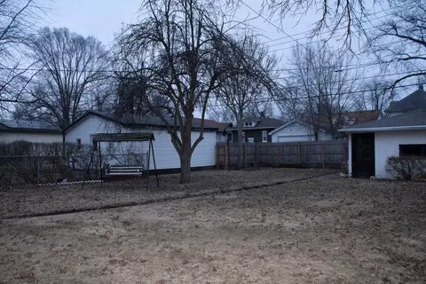 Exterior - 484 S Elm Ave, Kankakee, IL 60901 photo 3 of 3