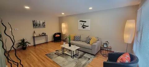 7824 Stickney Ave, Bridgeview, IL 60455 photo 4