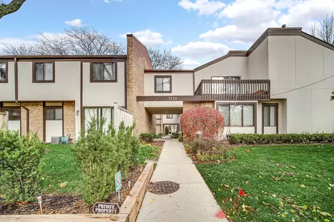 1734 Henley St #3, Glenview, IL 60025