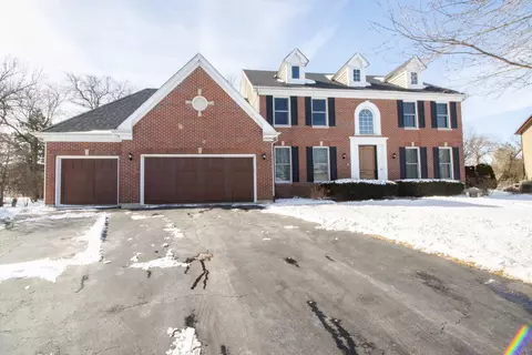 19 W174 Millbrook Ct, Downers Grove, IL 60516