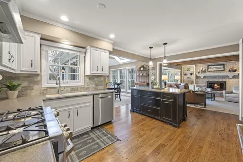 1698 Ithaca Dr, Naperville, IL 60565 photo 10