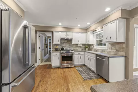 1698 Ithaca Dr, Naperville, IL 60565 photo 9