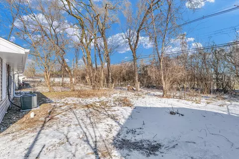 1312 Hedge Rd, Champaign, IL 61821 photo 24