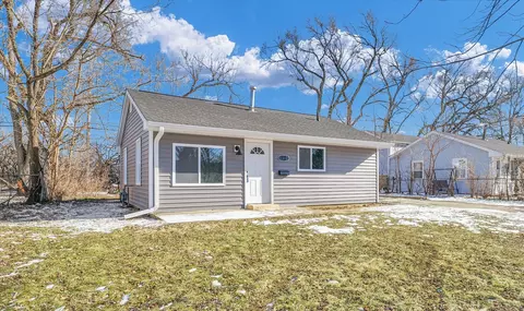 1312 Hedge Rd, Champaign, IL 61821 photo 3