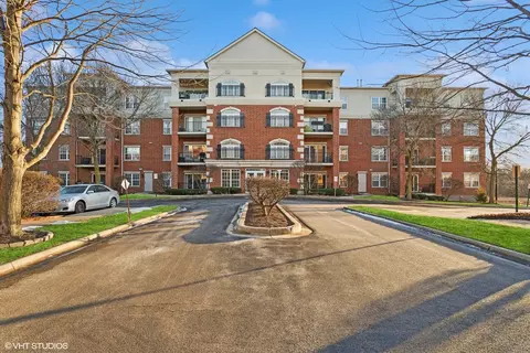 0 S099 Lee St #302, Winfield, IL 60190