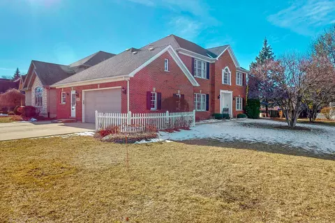 576 N 4th Ave, Addison, IL 60101