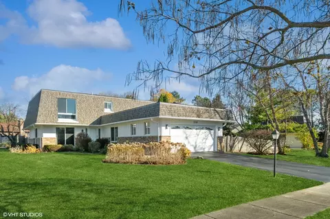 2230 Allen Dr, Northbrook, IL 60062