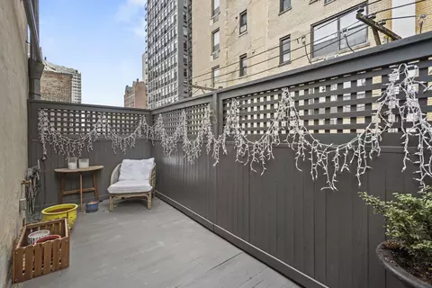 Exterior - 17 E Division St #3E, Chicago, IL 60610 photo 2 of 3