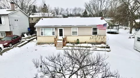 8506 W Sunset Dr, Wonder Lake, IL 60097