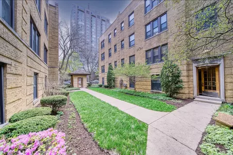 Undisclosed, Chicago, IL 60613 photo 17
