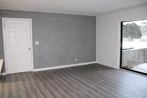 3335 Kirchoff Rd #4C, Rolling Meadows, IL 60008 photo 2