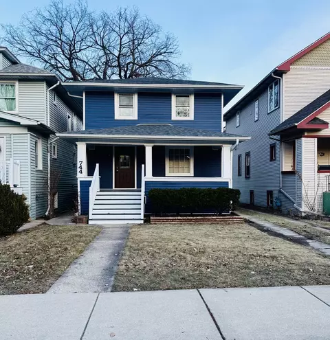 744 N Cuyler Ave, Oak Park, IL 60302