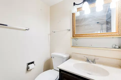 1702 Mill St #310, Des Plaines, IL 60016 photo 10