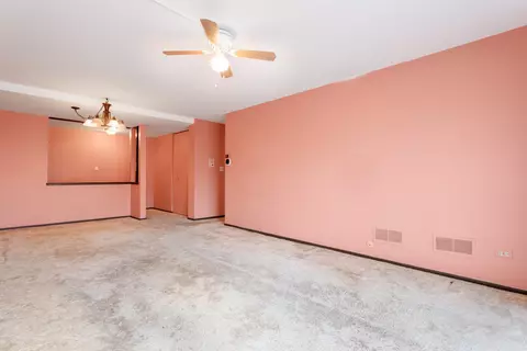 1702 Mill St #310, Des Plaines, IL 60016 photo 15