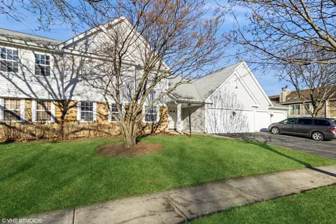 2873 Meadow Ln #Z1, Schaumburg, IL 60193