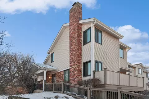 1019 Sussex Dr, Northbrook, IL 60062