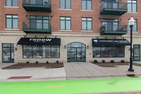 160 River St #205, Aurora, IL 60506