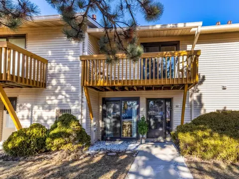 68 Michigan Ct, Vernon Hills, IL 60061