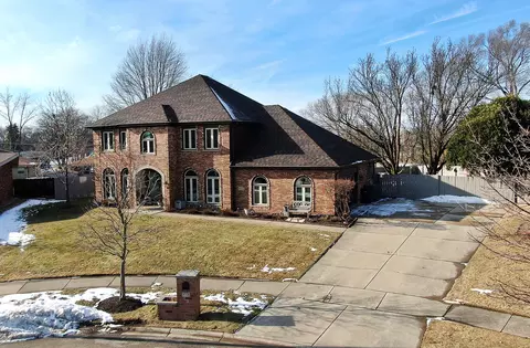 14306 Country Club Ln, Orland Park, IL 60462