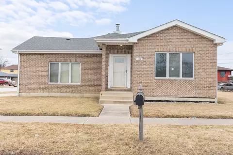 900 E 153rd St, Phoenix, IL 60426