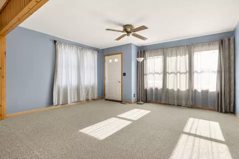 Living - 309 E Warren St, Rockton, IL 61072 photo 1 of 3