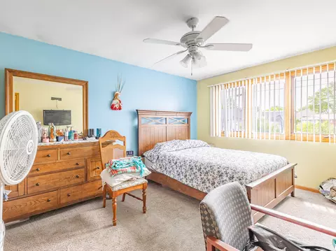 Bedroom - 7200 S Oketo Ave, Bridgeview, IL 60455 photo 1 of 4