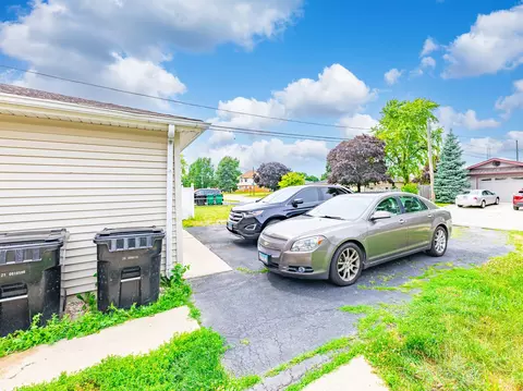 Exterior - 7200 S Oketo Ave, Bridgeview, IL 60455 photo 4 of 4