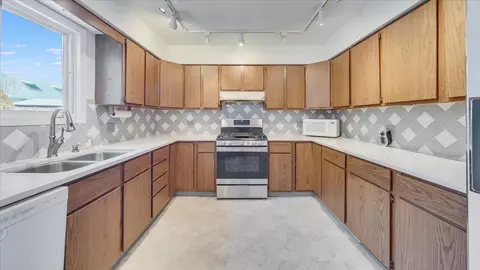 1504 Harrington Dr, Champaign, IL 61821 photo 7