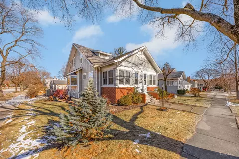 96 Hawley Ave, West Dundee, IL 60118