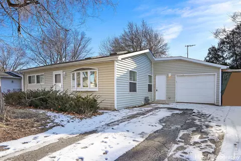 281 Bridgewood Dr, Antioch, IL 60002